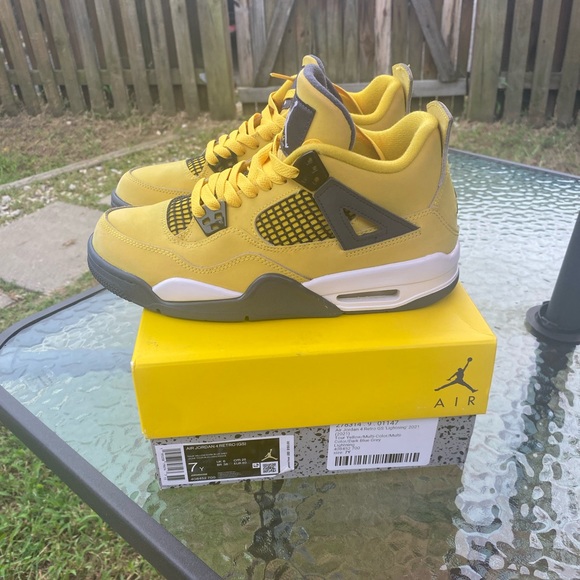 Jordan Other - Lightning 4s 235
